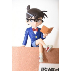 Famous detective Conan Kudo Shinichi Conan read the book style, telephone style, car parts, hand-made model.